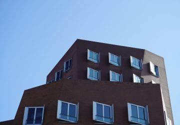 a building with many windows